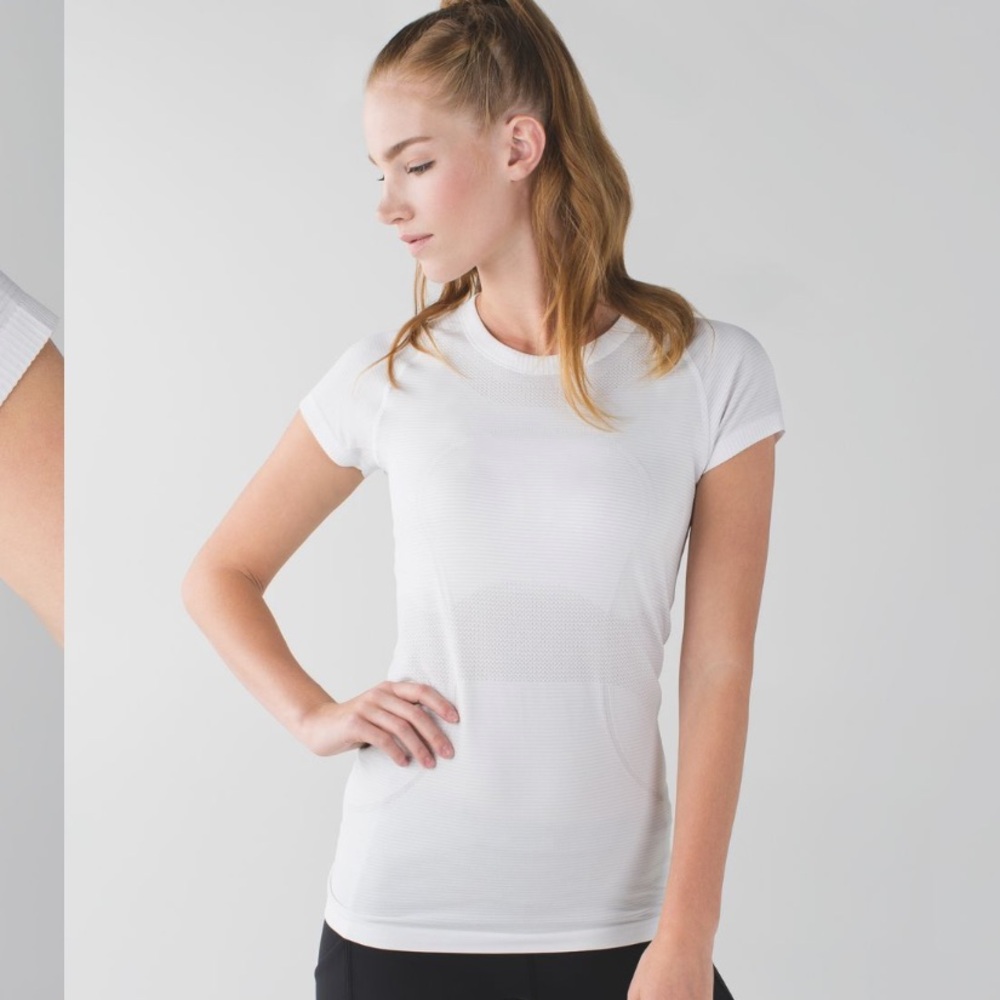Lululemon Swiftly Tech Short Sleeve
White size 8